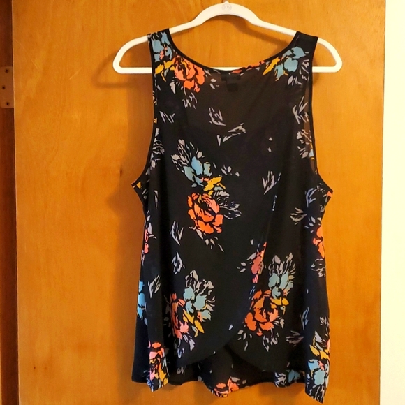 Sheer Floral Tank - Picture 4 of 5